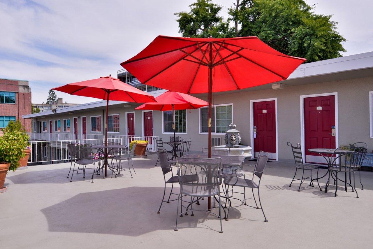 Campus Inn & Suites Eugene Downtown מראה חיצוני תמונה