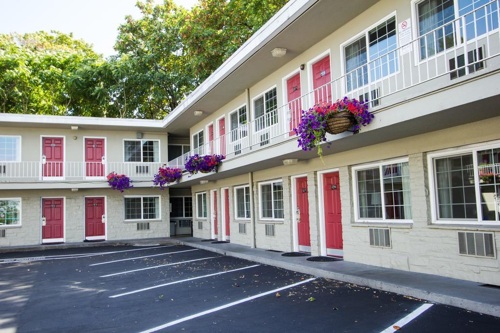 Campus Inn & Suites Eugene Downtown מראה חיצוני תמונה