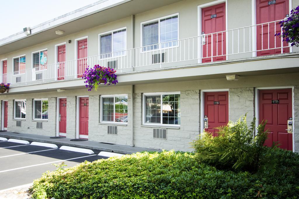 Campus Inn & Suites Eugene Downtown מראה חיצוני תמונה