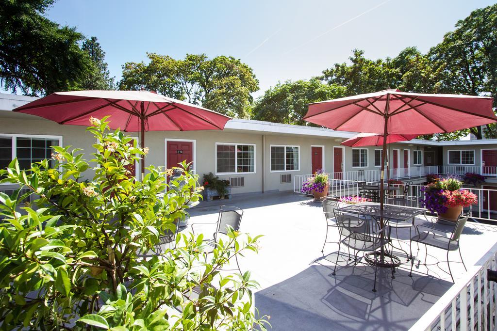 Campus Inn & Suites Eugene Downtown מראה חיצוני תמונה