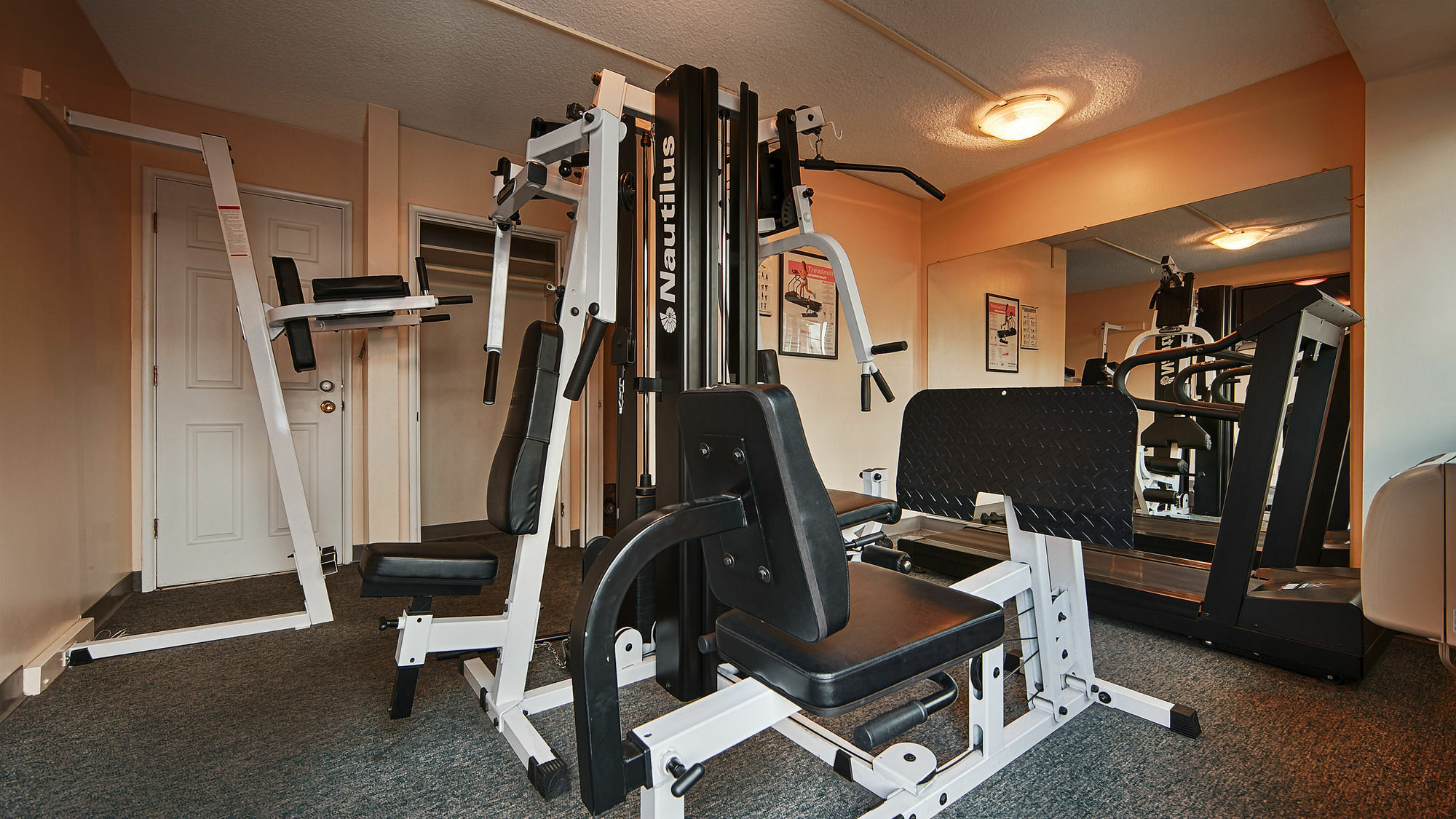 Campus Inn & Suites Eugene Downtown מראה חיצוני תמונה