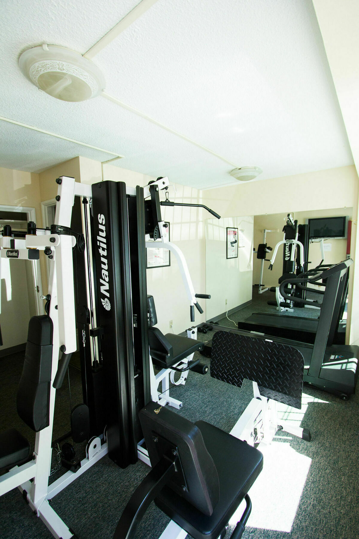 Campus Inn & Suites Eugene Downtown מראה חיצוני תמונה