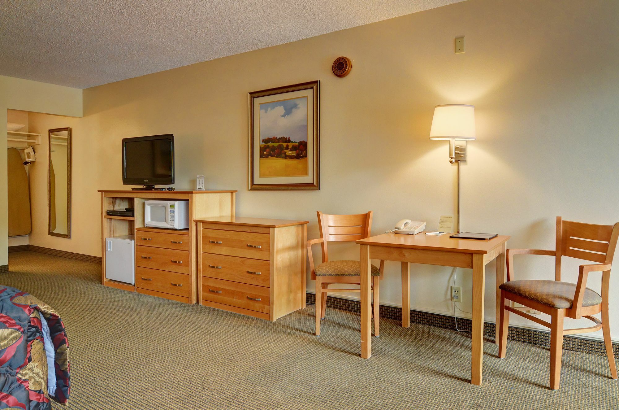Campus Inn & Suites Eugene Downtown מראה חיצוני תמונה
